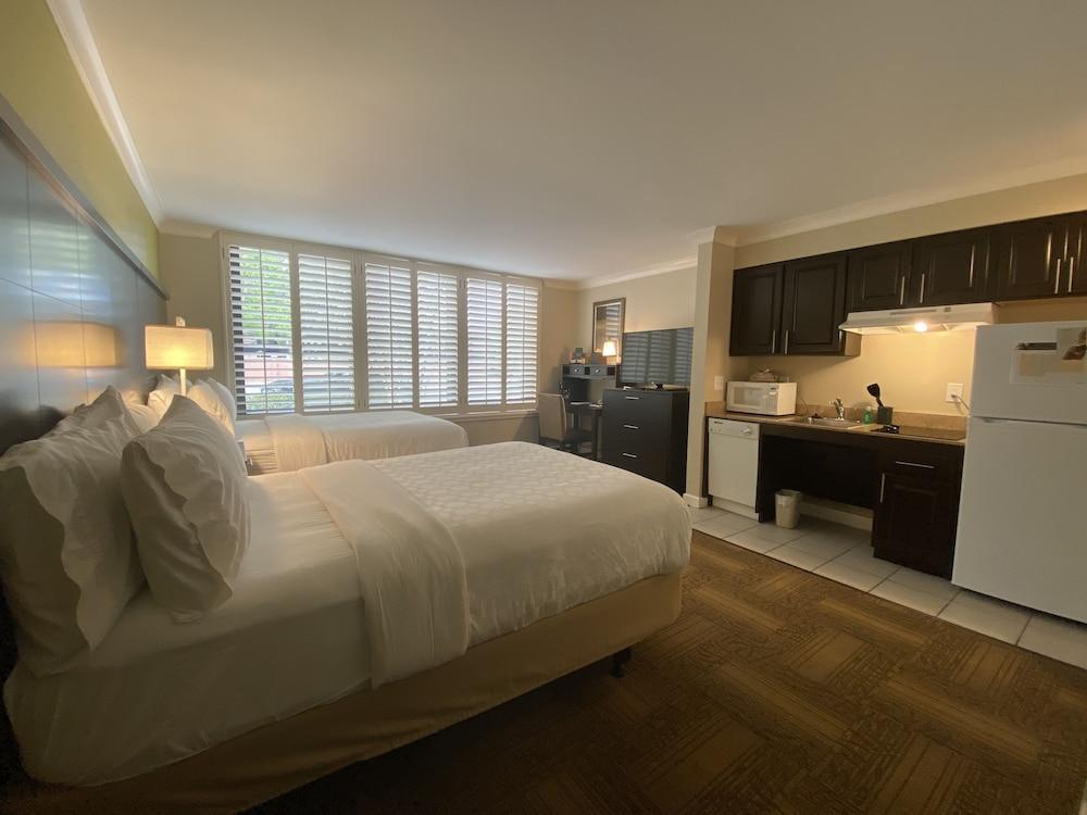 Staybridge Suites Savannah Historic District By Ihg Экстерьер фото