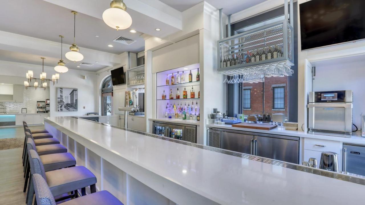 Staybridge Suites Savannah Historic District By Ihg Экстерьер фото