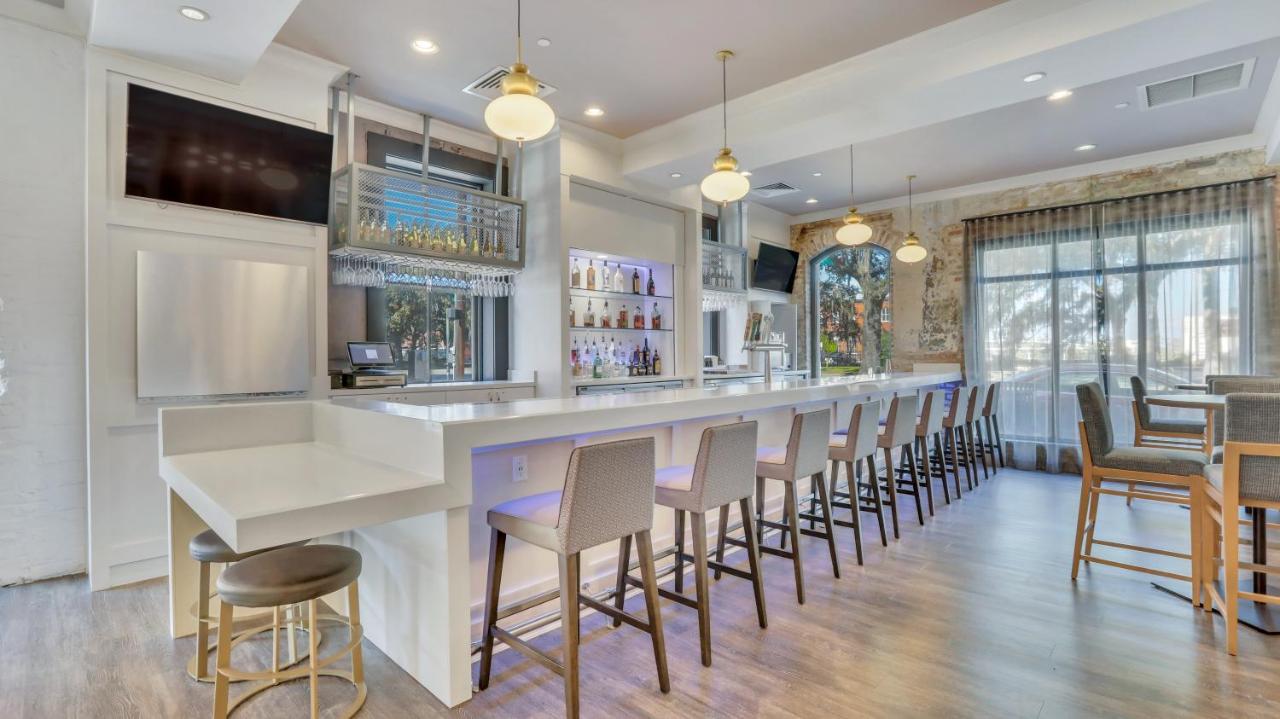 Staybridge Suites Savannah Historic District By Ihg Экстерьер фото