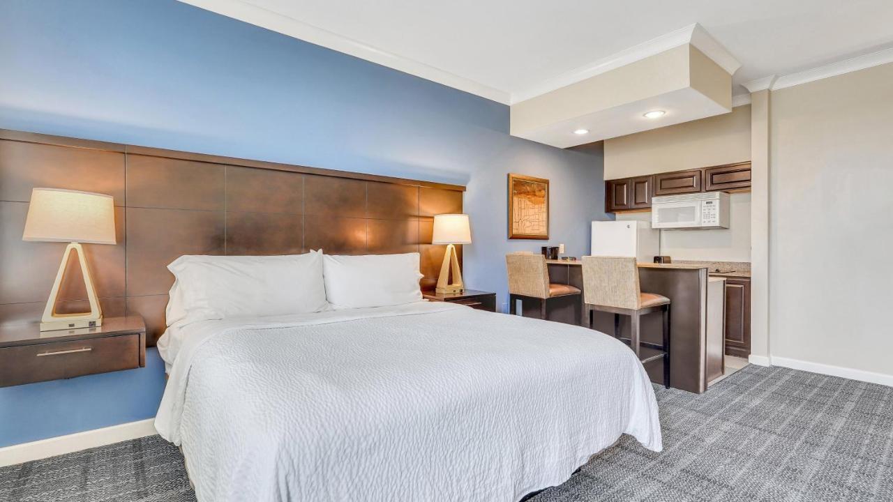 Staybridge Suites Savannah Historic District By Ihg Экстерьер фото