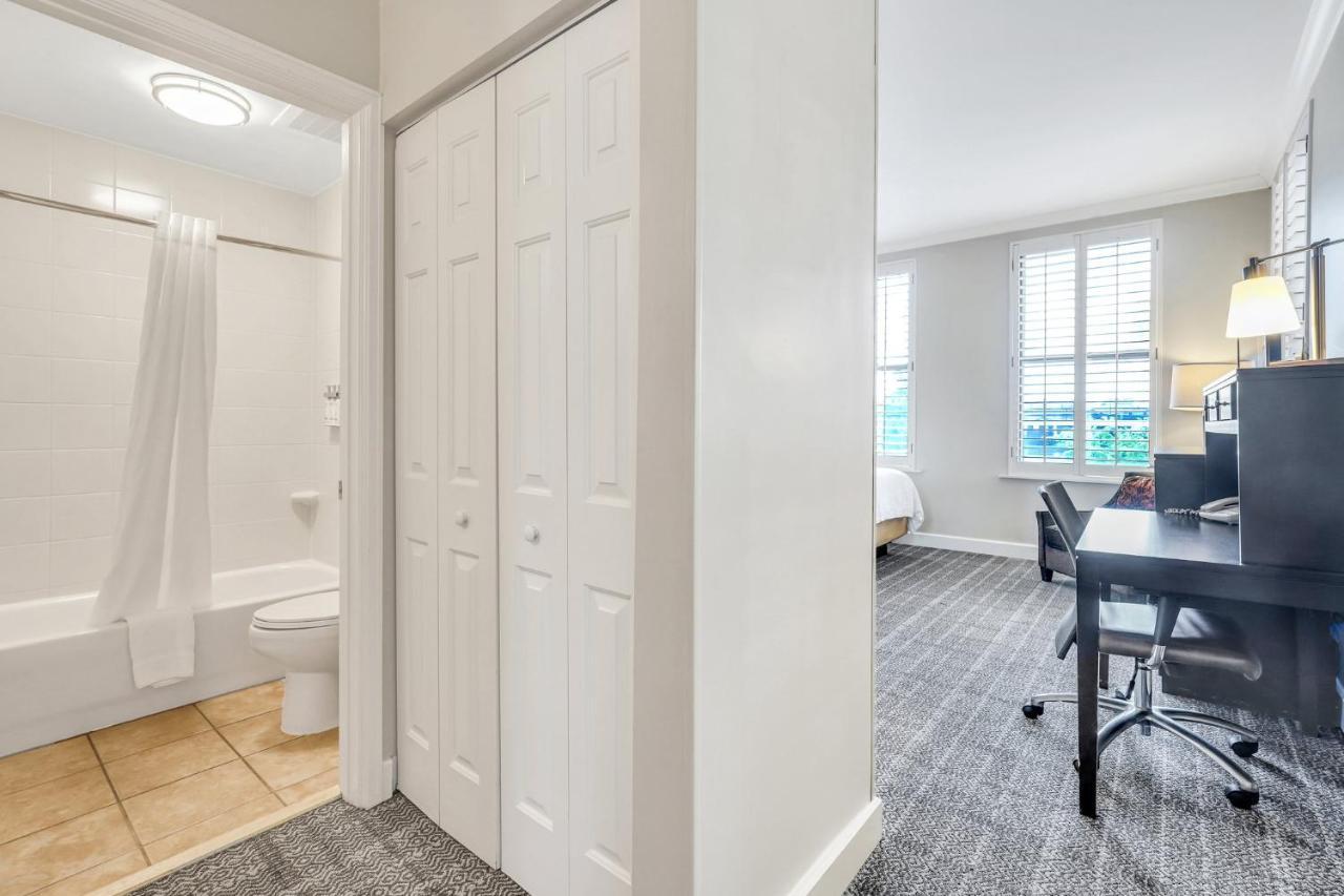 Staybridge Suites Savannah Historic District By Ihg Экстерьер фото