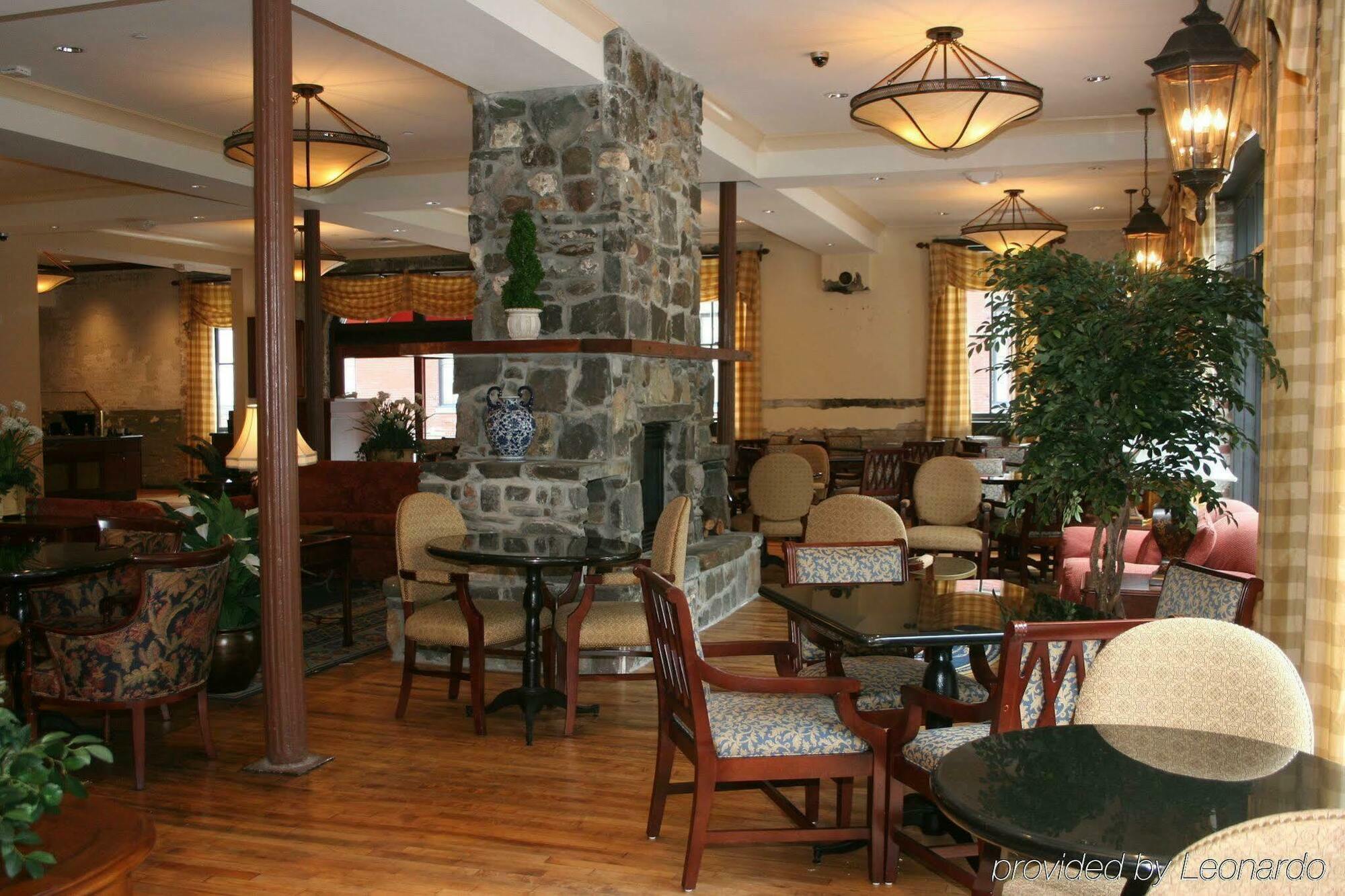 Staybridge Suites Savannah Historic District By Ihg Экстерьер фото