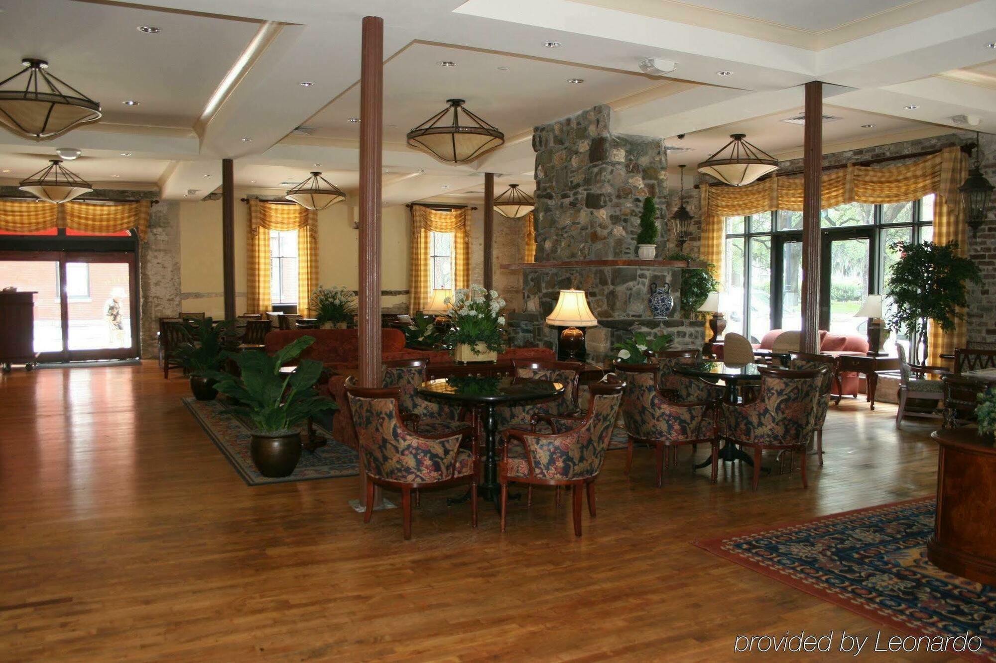 Staybridge Suites Savannah Historic District By Ihg Экстерьер фото